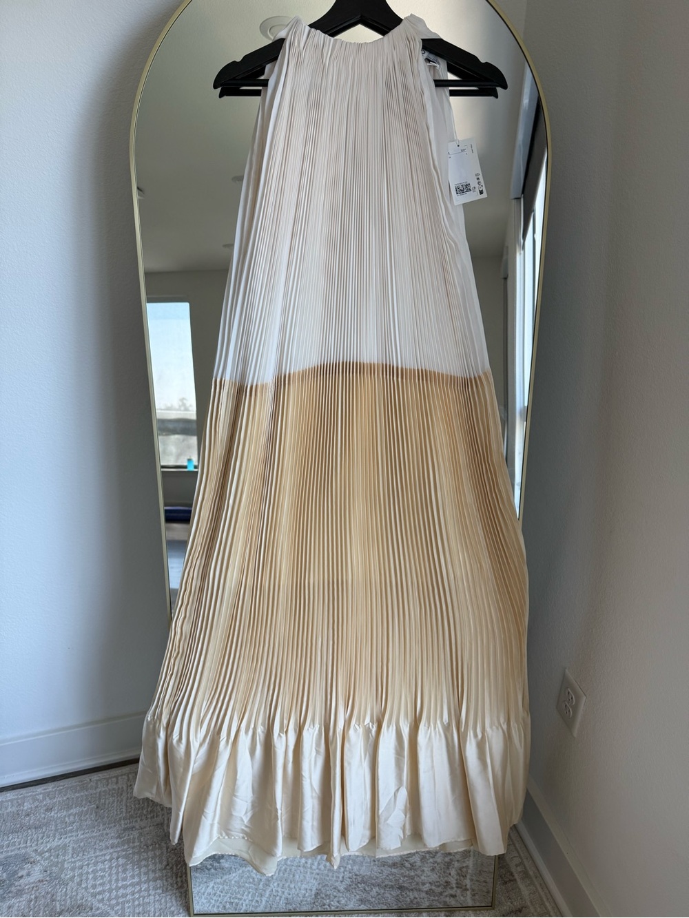 COS Plisse Two-Tone Maxi Dress - Picture 6 of 9